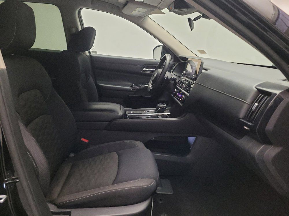 Used 2022 Nissan Pathfinder S FWD image 21