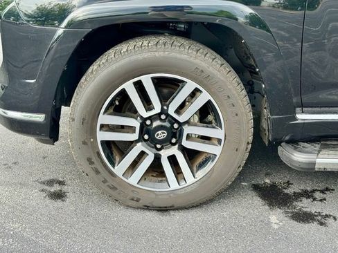 Used 2024 Toyota 4Runner Limited AWD/4WD image 30