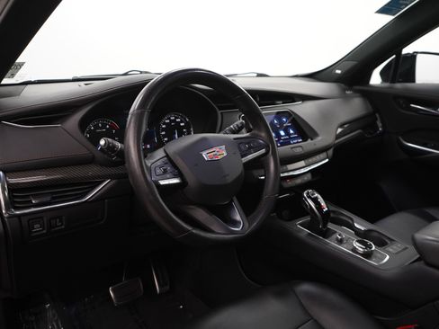 Used 2020 Cadillac XT4 Sport w/ Driver Awareness Package AWD/4WD image 17