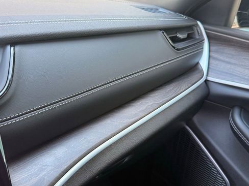 New 2026 Jeep Grand Cherokee Limited w/ Luxury Tech Group II RWD image 23