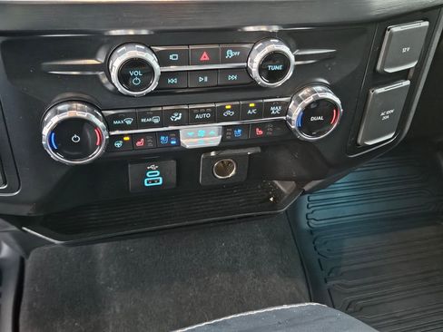 Used 2025 Ford F350 Lariat image 29