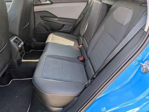Used 2023 Volkswagen Taos SE w/ Panoramic Sunroof Package AWD/4WD image 29