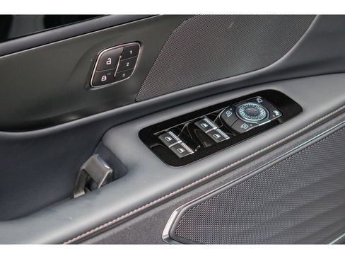 Used 2025 Lincoln Nautilus Premier w/ Jet Appearance Package AWD/4WD image 19