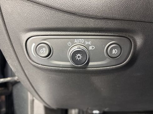 Used 2021 Chevrolet Equinox LT FWD image 26
