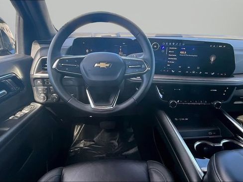 Used 2025 Chevrolet Tahoe LT AWD/4WD image 5