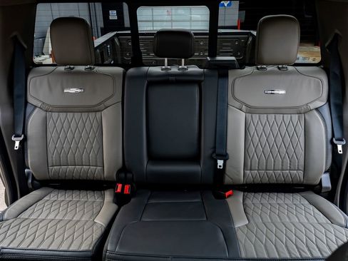 Used 2026 Ford F250 Platinum w/ Platinum Plus Package image 35