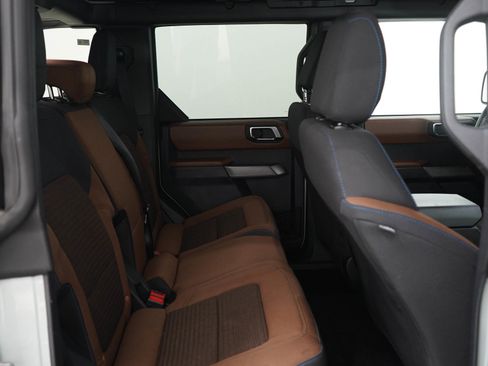 Used 2022 Ford Bronco Outer Banks w/ Sasquatch Package AWD/4WD image 12