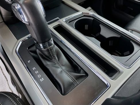 Used 2019 Ford F150 Lariat w/ Equipment Group 502A Luxury AWD/4WD image 19