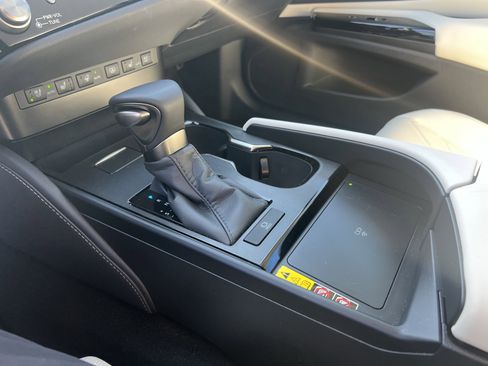 Used 2025 Lexus ES 350 Ultra Luxury w/ Accessory Package (Z2) FWD image 29