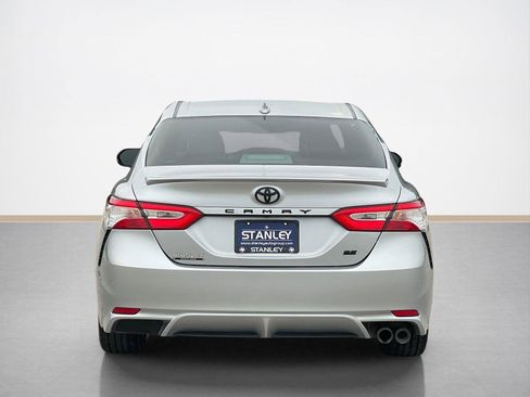 Used 2020 Toyota Camry SE FWD image 7