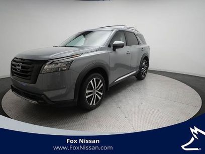 Certified 2025 Nissan Pathfinder Platinum w/ Black Appearance Package