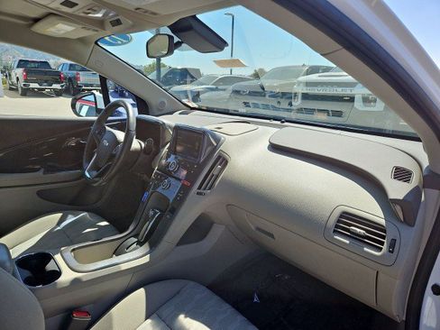 Used 2015 Chevrolet Volt FWD image 27