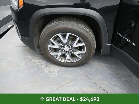 Used 2023 GMC Acadia SLT image 14