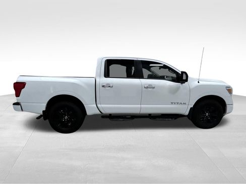 Used 2021 Nissan Titan SV w/ SV Convenience Package AWD/4WD image 4