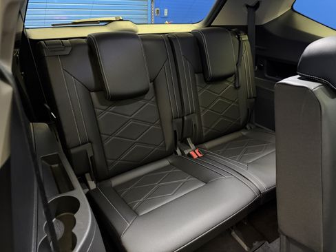Certified 2025 Volkswagen Atlas SE w/ Panoramic Sunroof Package AWD/4WD image 27
