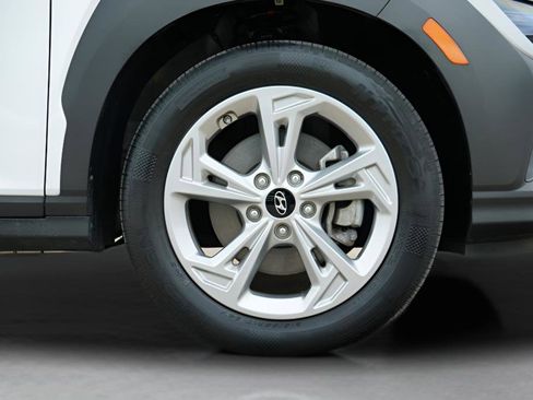 Certified 2023 Hyundai Kona SEL AWD/4WD image 9