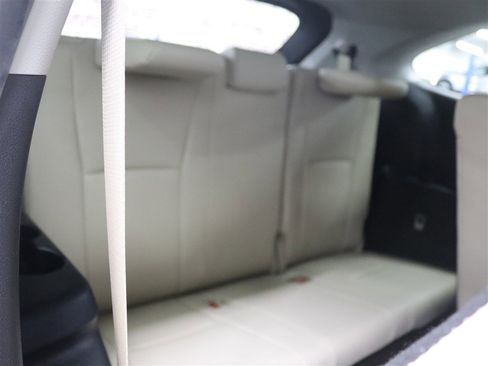 Used 2020 Toyota Highlander XLE AWD/4WD image 18