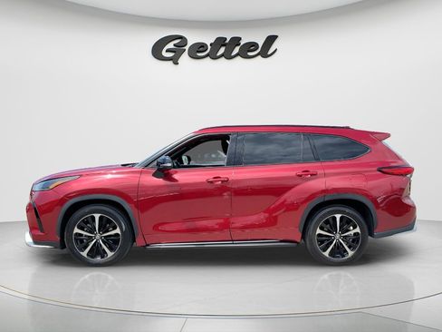 Used 2021 Toyota Highlander XSE FWD image 7