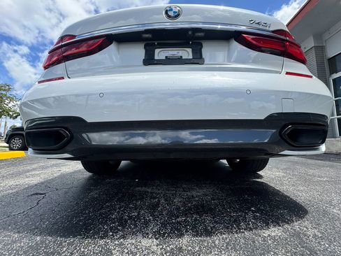 Used 2019 BMW 740i w/ M Sport Package RWD image 11