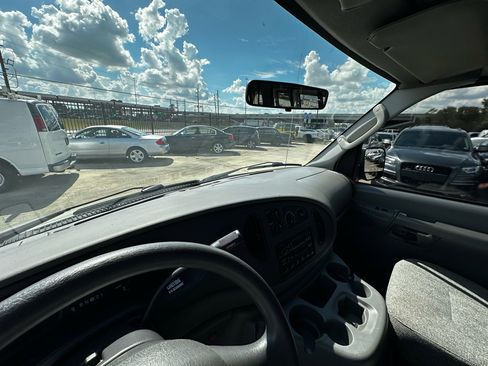 Used 2004 Ford E-250 and Econoline 250 Extended image 29