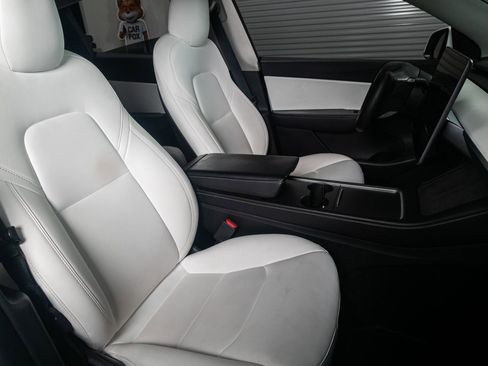 Used 2021 Tesla Model Y Performance image 22