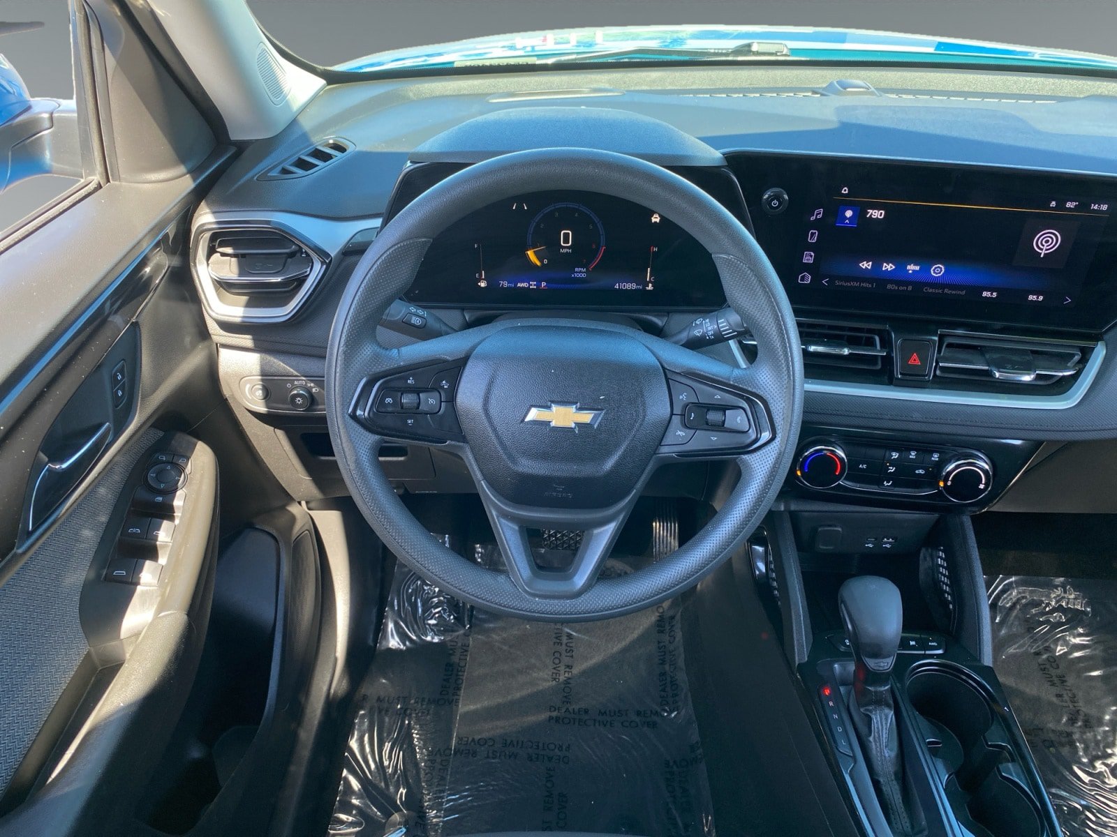 Used 2025 Chevrolet TrailBlazer LT AWD/4WD image 12