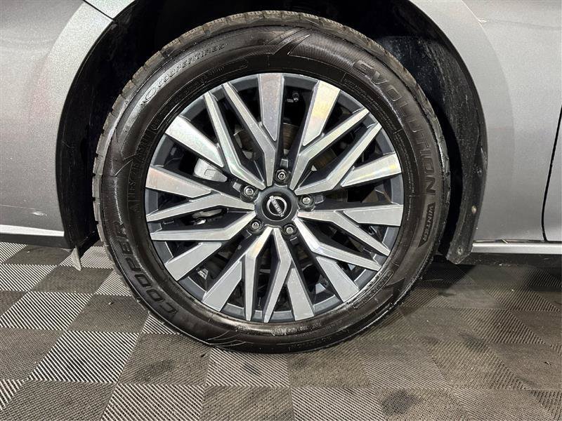 Used 2023 Nissan Altima 2.5 SV w/ SV Premium Package AWD/4WD image 32
