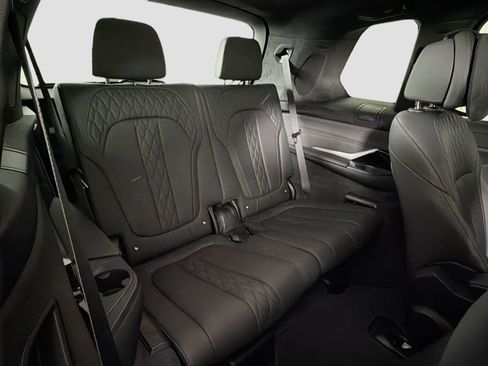 Certified 2024 BMW X7 xDrive40i w/ Executive Package image 30