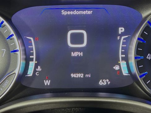 Used 2021 Chrysler Pacifica Touring-L FWD image 13