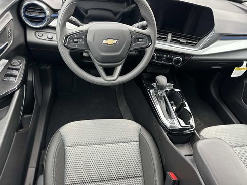 New 2026 Chevrolet Trax LT w/ LPO, Blackout Package image 26