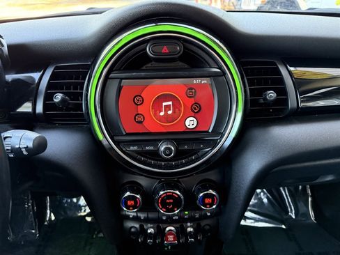 Used 2019 MINI Cooper 4-Door Hardtop FWD image 22