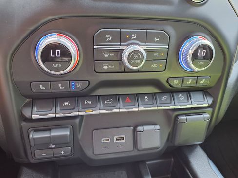 Used 2021 GMC Sierra 1500 Denali w/ Driver Alert Package II AWD/4WD image 9