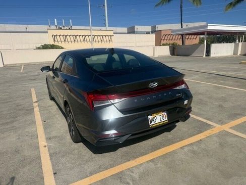 Used 2023 Hyundai Elantra Limited FWD image 4