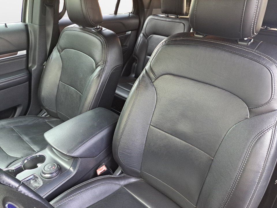 Used 2018 Ford Explorer Limited AWD/4WD image 13