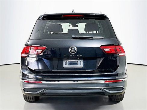 Used 2024 Volkswagen Tiguan SE image 6