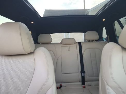 Used 2022 BMW X5 xDrive40i w/ M Sport Package image 5