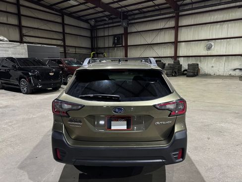 Used 2022 Subaru Outback Premium image 6