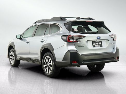 Used 2025 Subaru Outback Premium AWD/4WD image 3