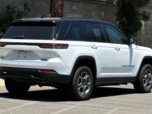 New 2023 Jeep Grand Cherokee Trailhawk w/ Advanced Protech Group II AWD/4WD image 3