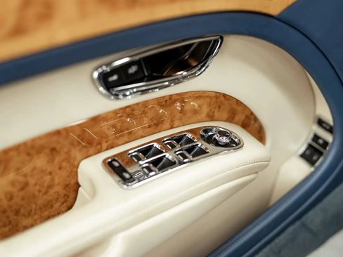 Used 2011 Bentley Mulsanne RWD image 22
