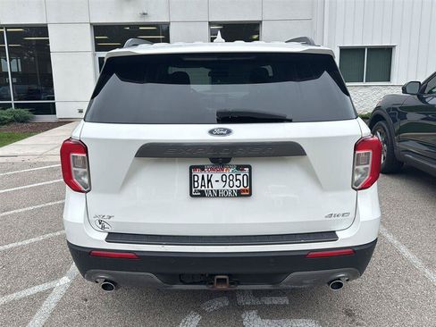 Used 2022 Ford Explorer XLT w/ XLT Sport Appearance Package AWD/4WD image 6