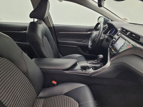 Used 2020 Toyota Camry SE w/ Convenience Package image 21