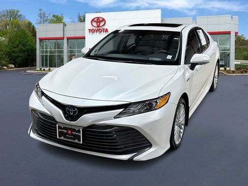 Certified 2018 Toyota Camry XLE w/ Audio Package FWD image 1