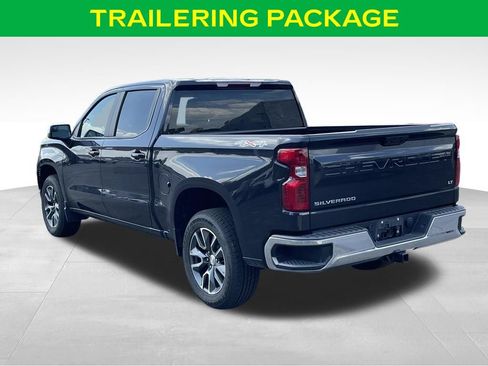 Used 2022 Chevrolet Silverado 1500 LT AWD/4WD image 12