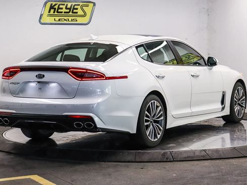 Used 2019 Kia Stinger Premium RWD image 4