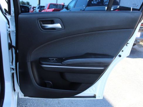 Used 2015 Dodge Charger SE w/ Sport Appearance Group image 12