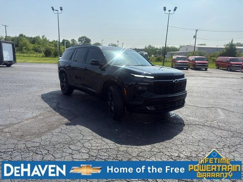 Used 2025 Chevrolet Traverse RS w/ LPO, Floor Liner Package AWD/4WD image 8