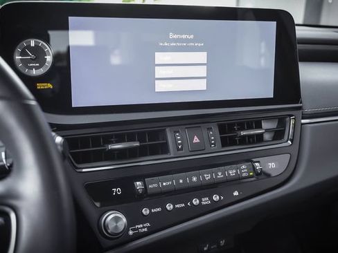 Certified 2025 Lexus ES 350 w/ Premium Package FWD image 16