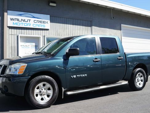 Used 2005 Nissan Titan XE image 4