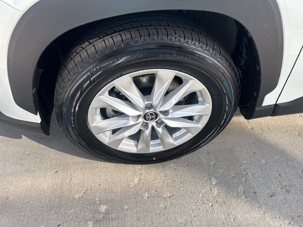 Certified 2022 Toyota Corolla Cross LE AWD/4WD image 16